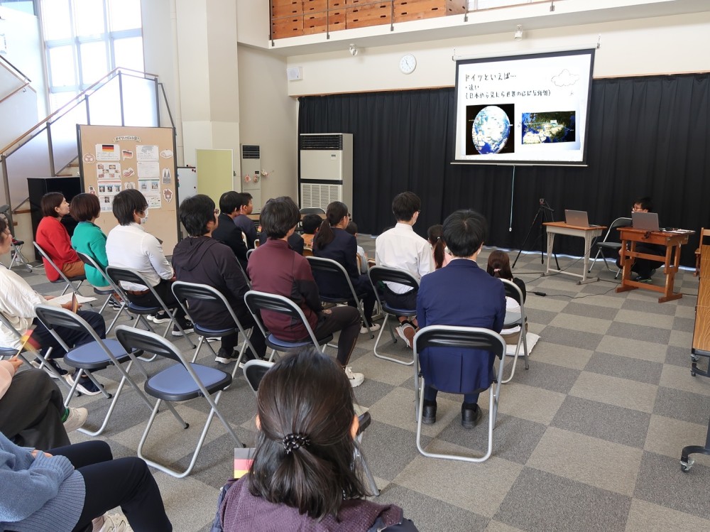 2025年12月12日の記事サムネイル