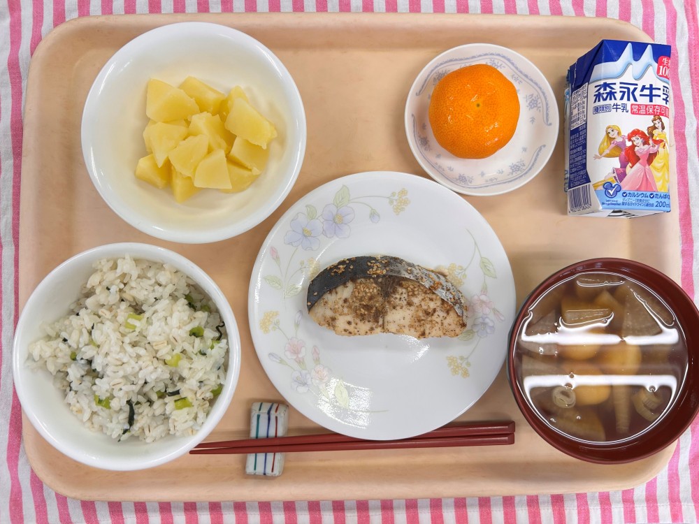 2025年7月4>日の給食画像