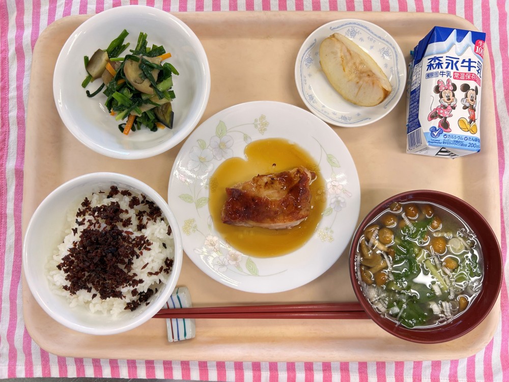2025年10月1>日の給食画像