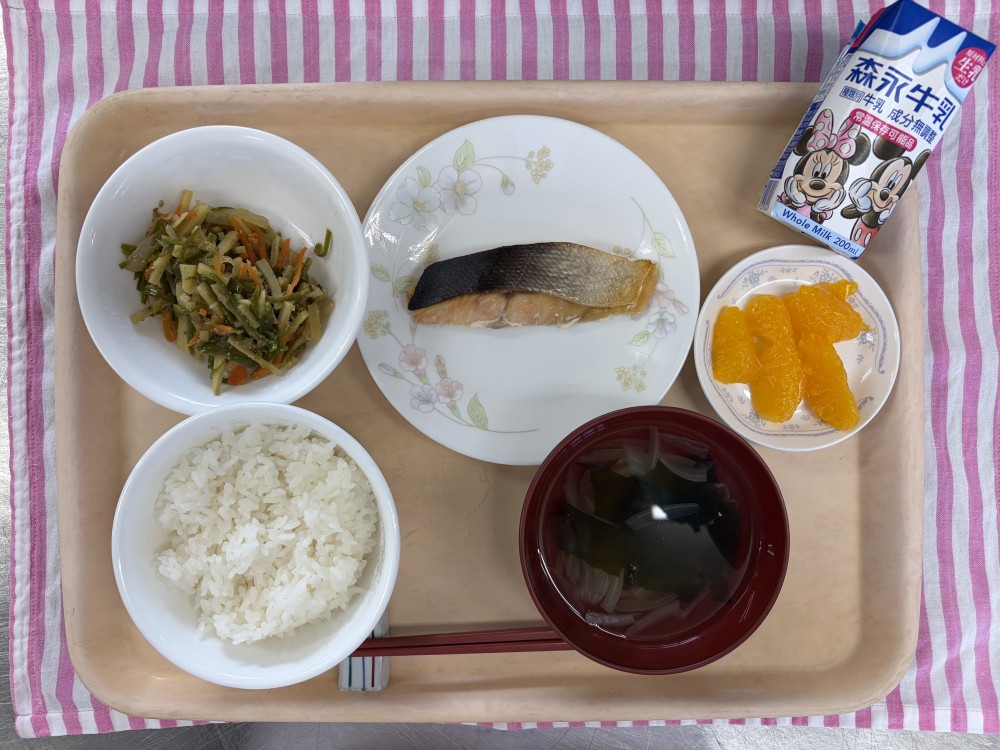 2026年10月15>日の給食画像