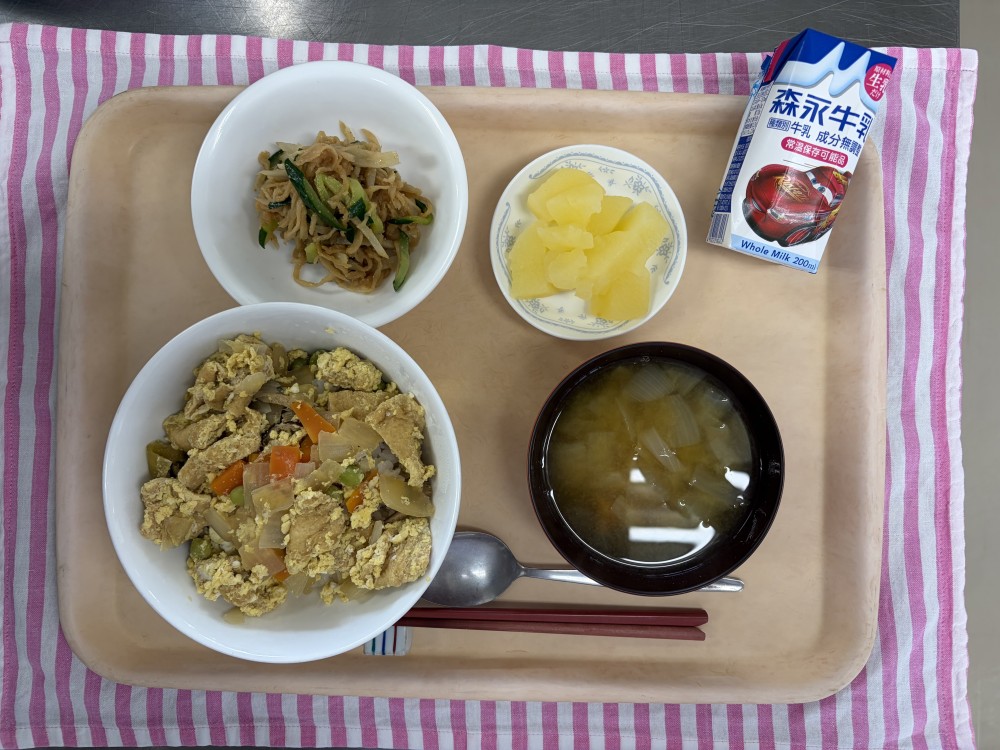 2026年10月22日の給食写真